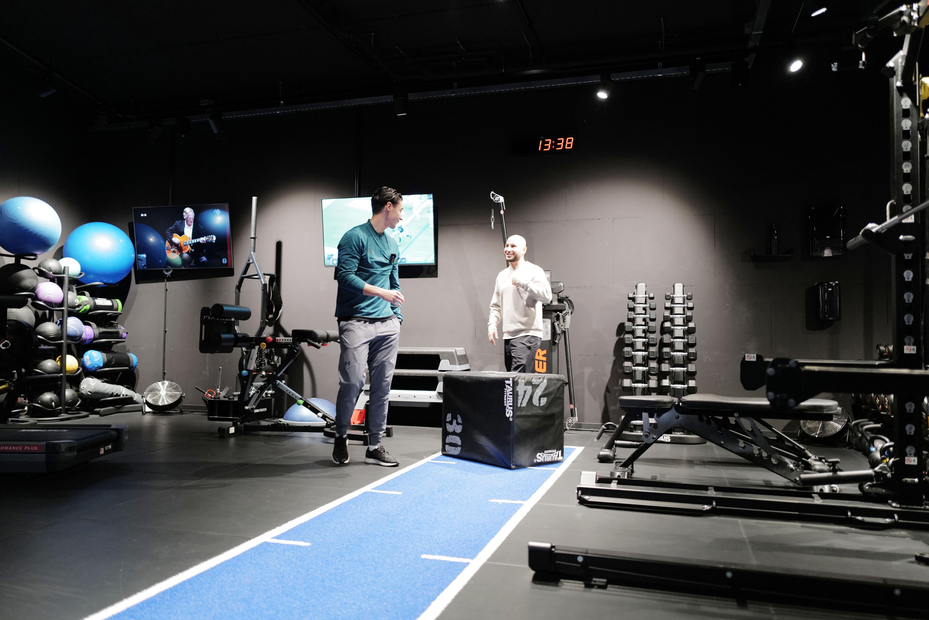 Bezig in de sportzaal